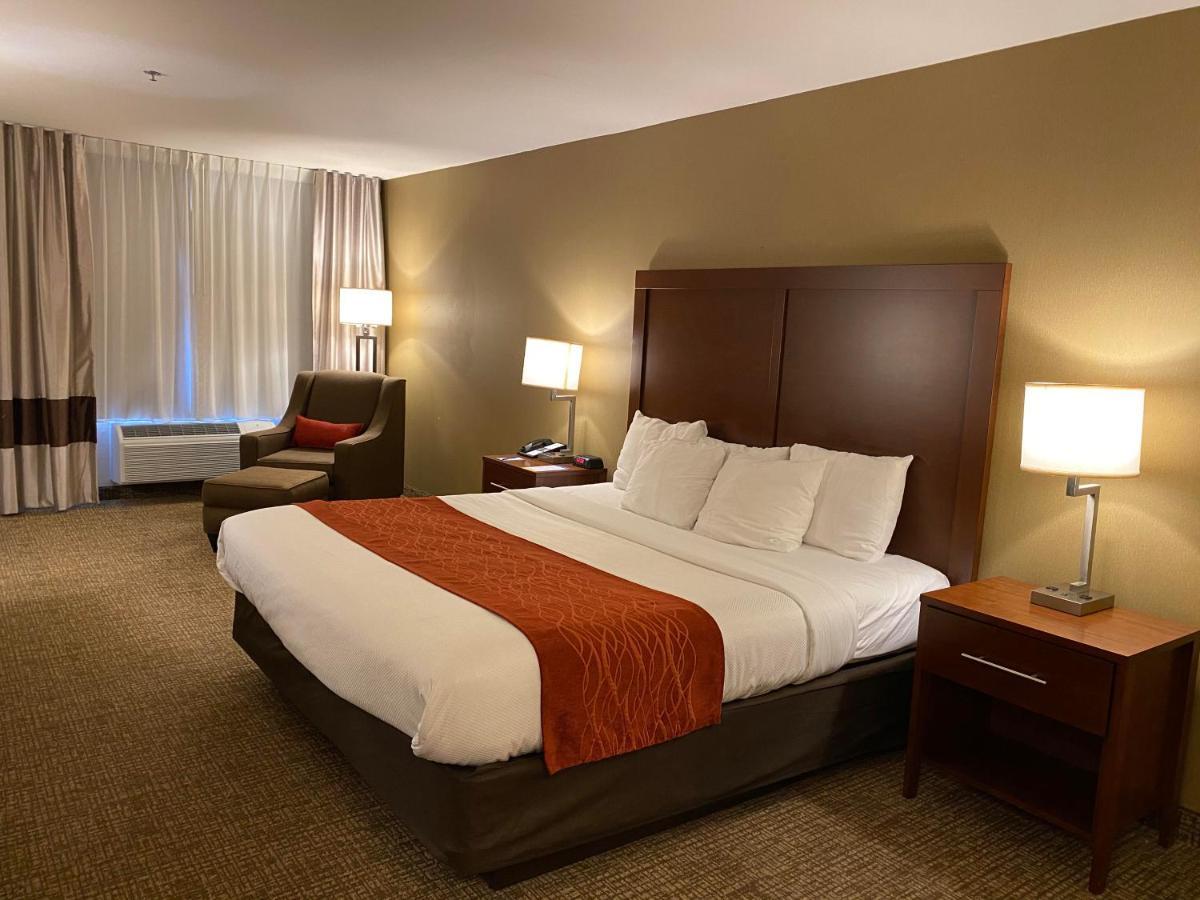 Hotel Comfort On The Monterey Bay