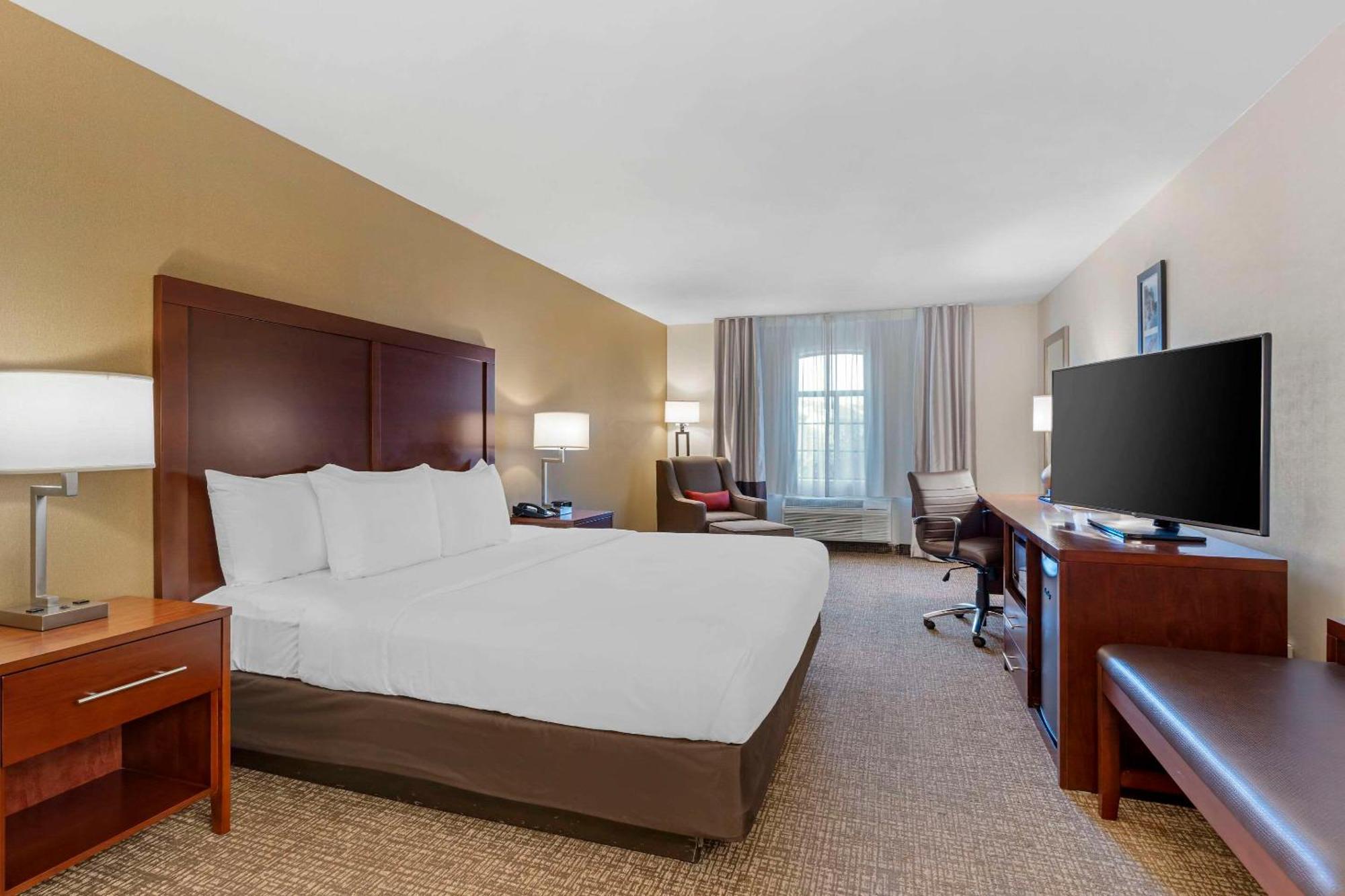 Comfort On The Monterey Bay Hotel Marina