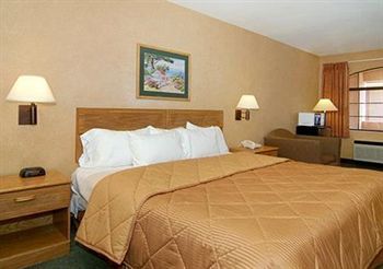 Hotel Comfort On The Monterey Bay Marina